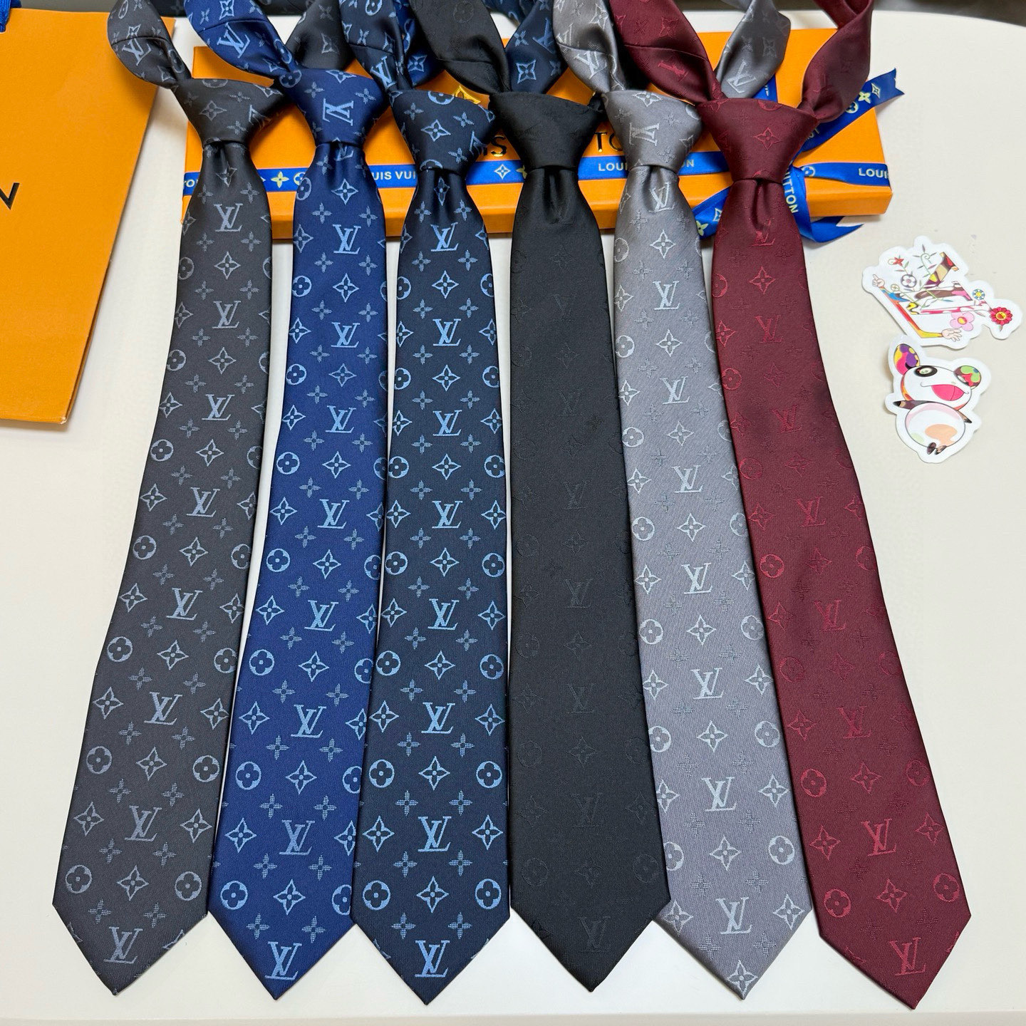 特价💰LV男士领带系列👔👔，稀有😻😻展现精湛手工与时尚优雅的理想选择，此款真丝织就的Diamonds V