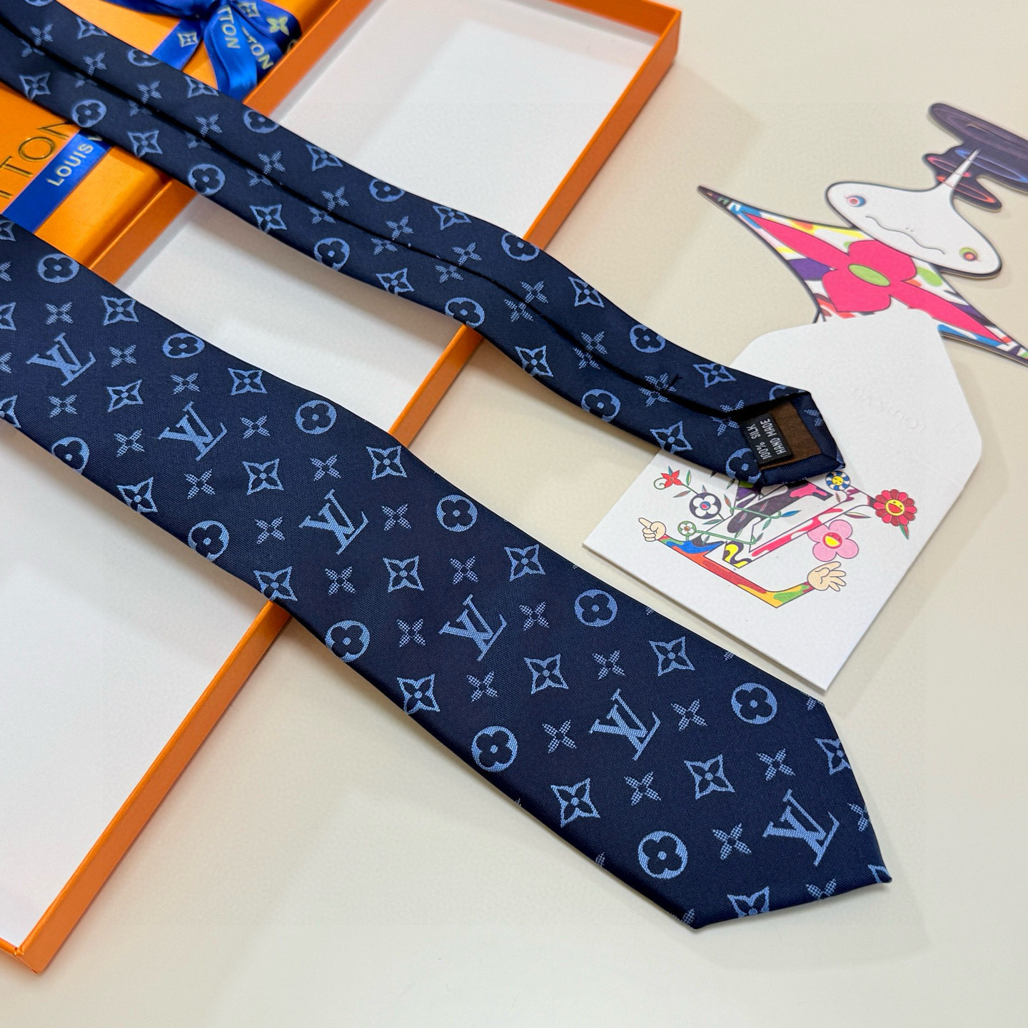 特价💰LV男士领带系列👔👔，稀有😻😻展现精湛手工与时尚优雅的理想选择，此款真丝织就的Diamonds V