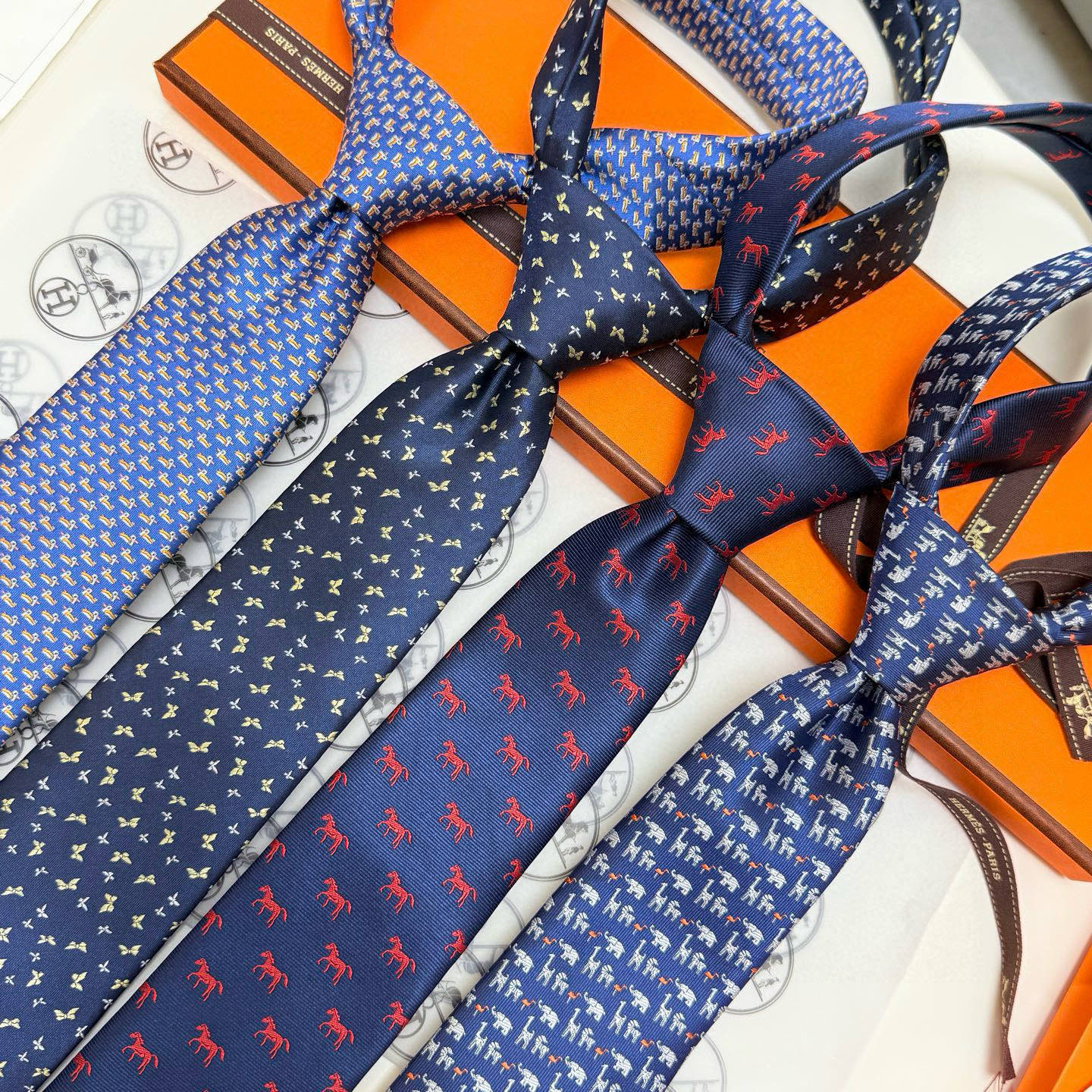 特价💰👨‍⚖👨‍✈男士新款领带系列【H骏马图案领带】👔👔，稀有H家每年都有一千条不同印花的领带面世，从最