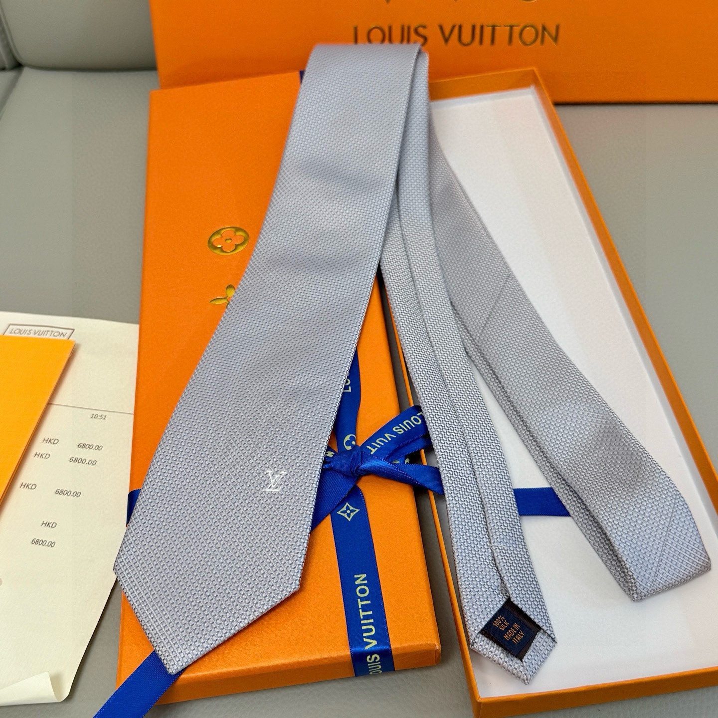特价💰L编织格纹领带👔👔，稀有😻😻展现精湛手工与时尚优雅的理想选择，此款真丝织就的Diamonds V领