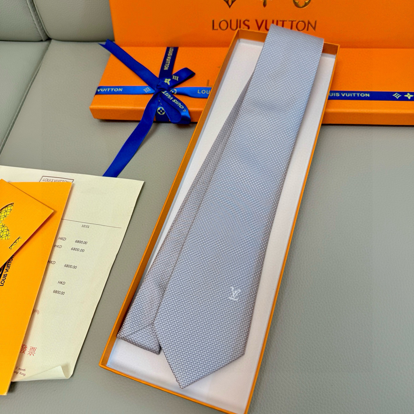 特价💰L编织格纹领带👔👔，稀有😻😻展现精湛手工与时尚优雅的理想选择，此款真丝织就的Diamonds V领