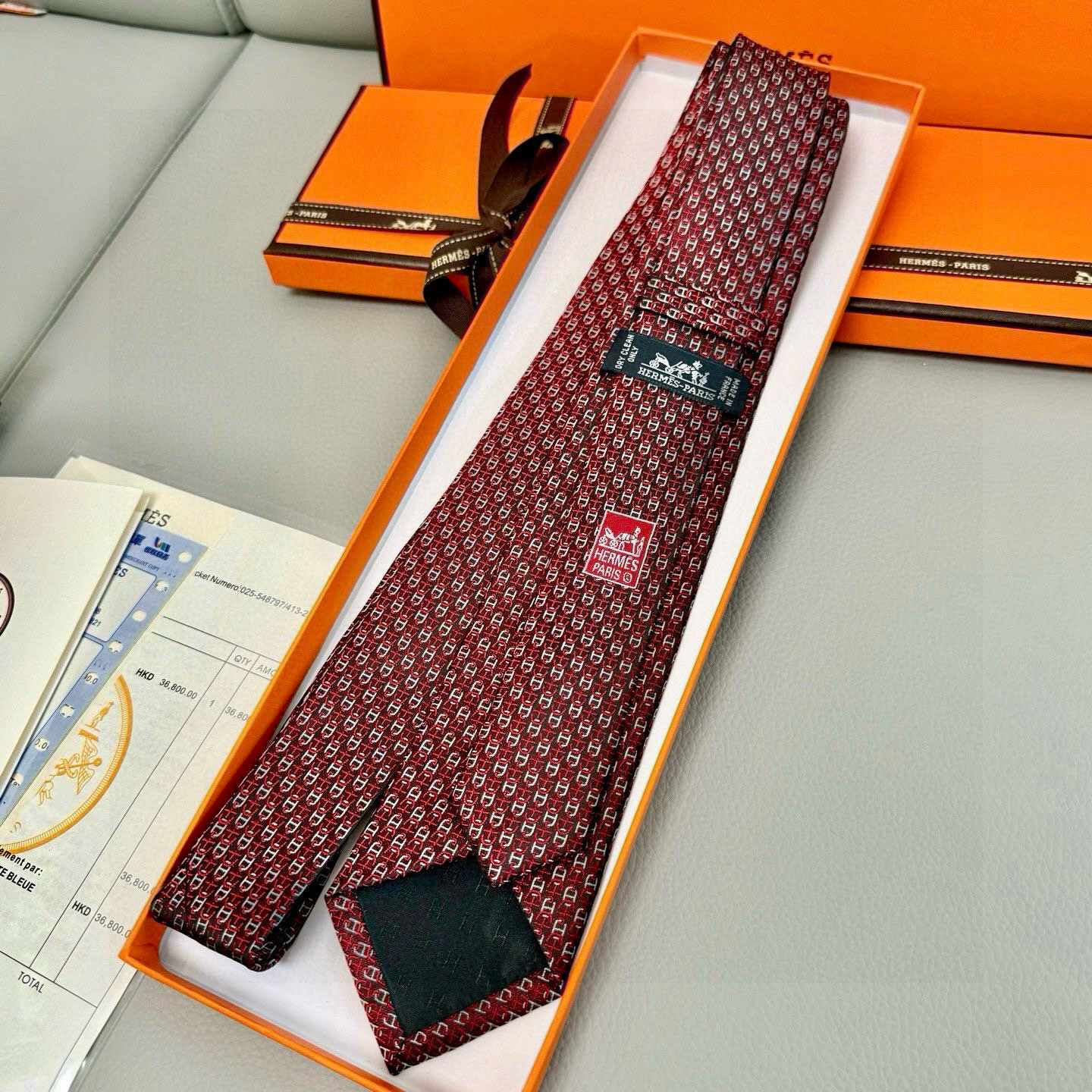 💖特价特价P👨‍⚖👨‍✈ 男士新款领带系列【H双色链环领带】👔👔，稀有H家每年都有一千条不同印花的领带面