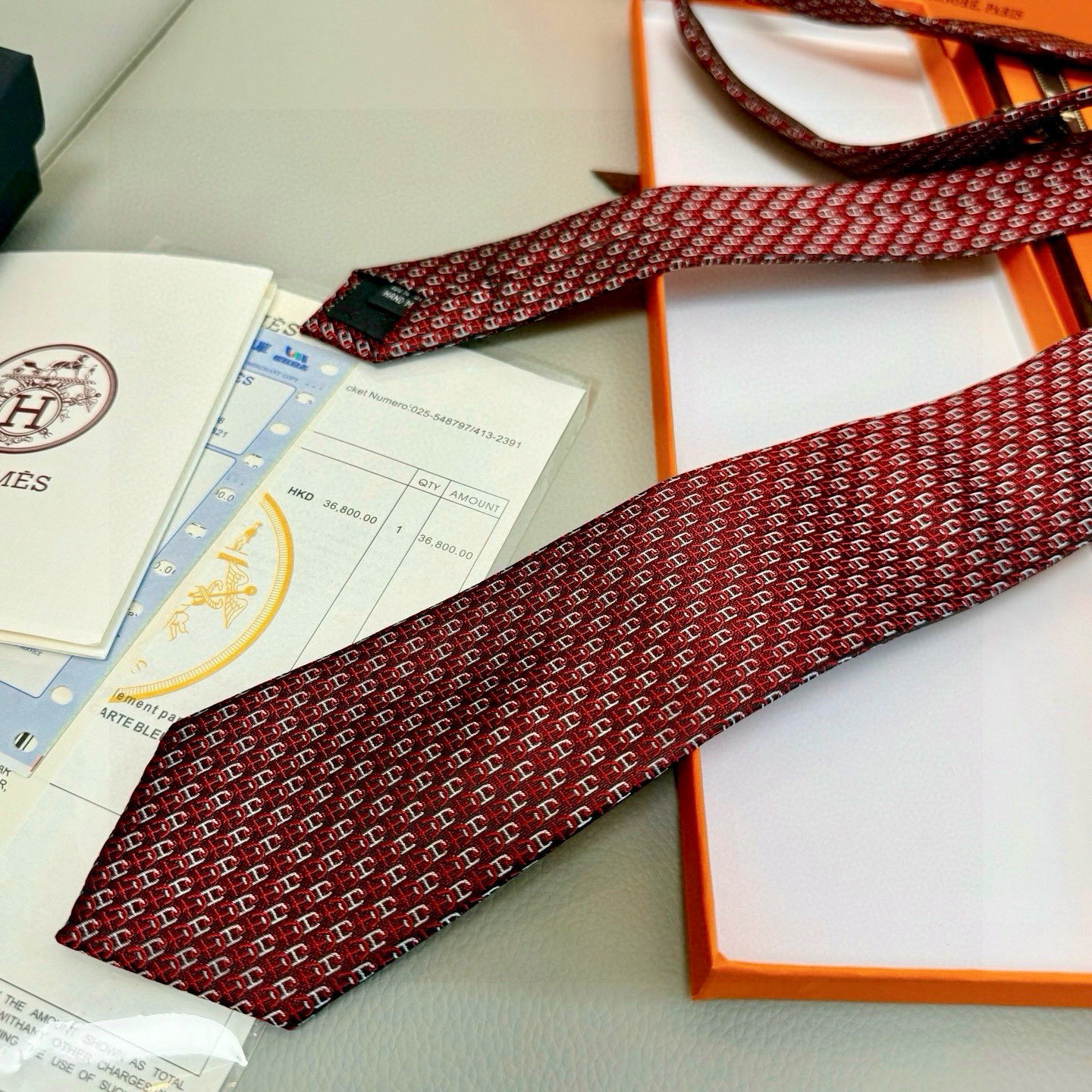 💖特价特价P👨‍⚖👨‍✈ 男士新款领带系列【H双色链环领带】👔👔，稀有H家每年都有一千条不同印花的领带面