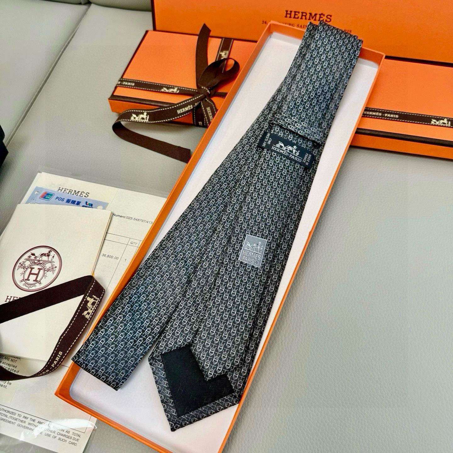 💖特价特价P👨‍⚖👨‍✈ 男士新款领带系列【H双色链环领带】👔👔，稀有H家每年都有一千条不同印花的领带面