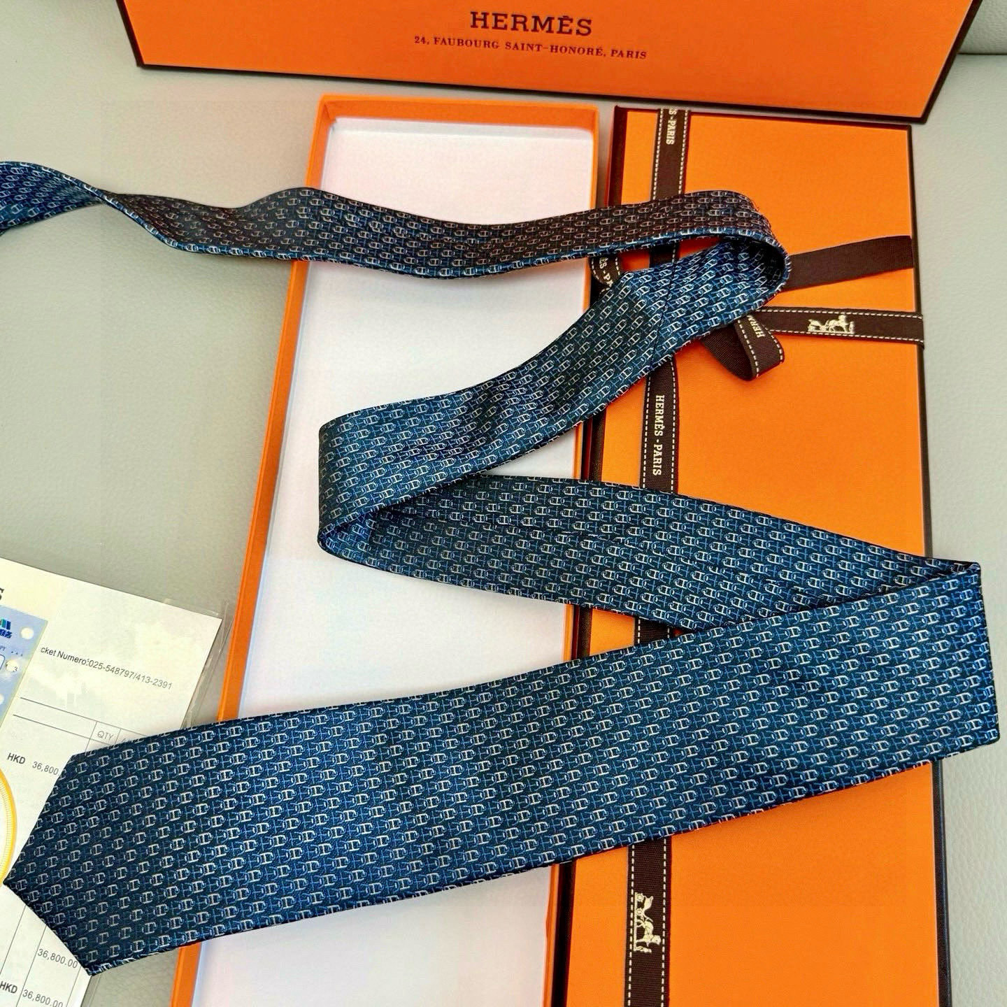 💖特价特价P👨‍⚖👨‍✈ 男士新款领带系列【H双色链环领带】👔👔，稀有H家每年都有一千条不同印花的领带面