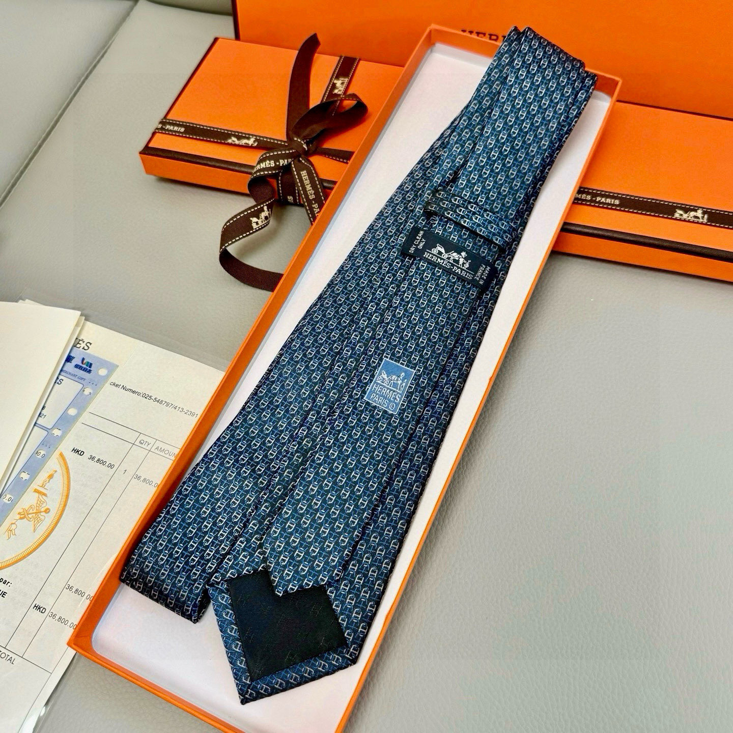 💖特价特价P👨‍⚖👨‍✈ 男士新款领带系列【H双色链环领带】👔👔，稀有H家每年都有一千条不同印花的领带面