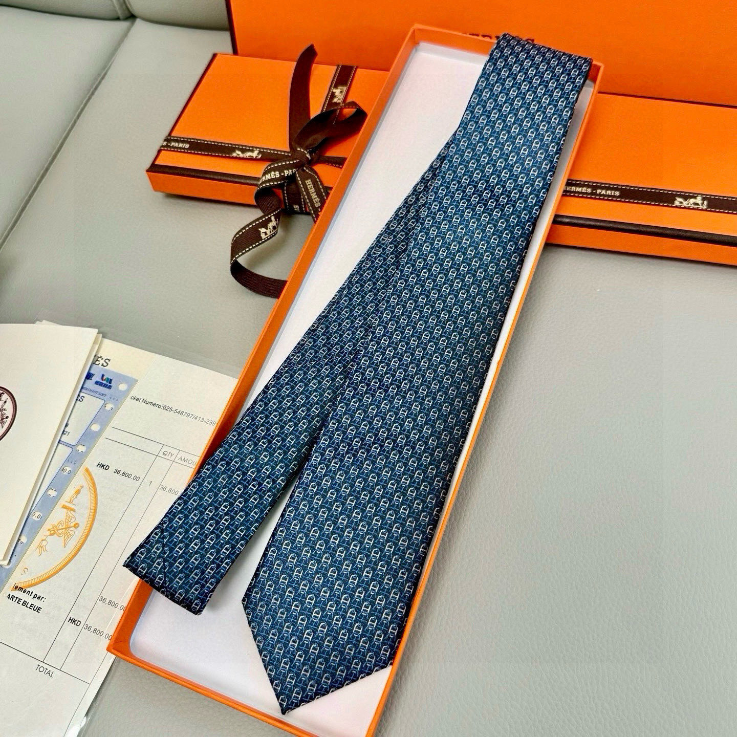 💖特价特价P👨‍⚖👨‍✈ 男士新款领带系列【H双色链环领带】👔👔，稀有H家每年都有一千条不同印花的领带面