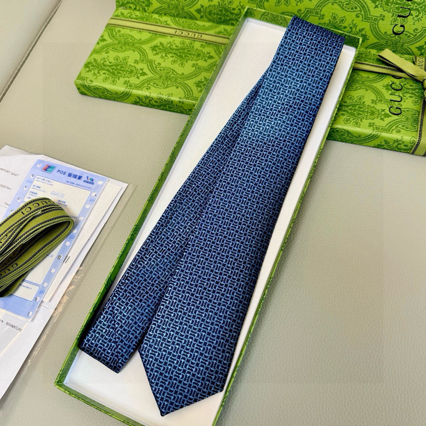 特价💰男士新款领带系列【镂空H字母领带】👔👔，稀有H家每年都有一千条不同印花的领带面世，从最初的多以几何