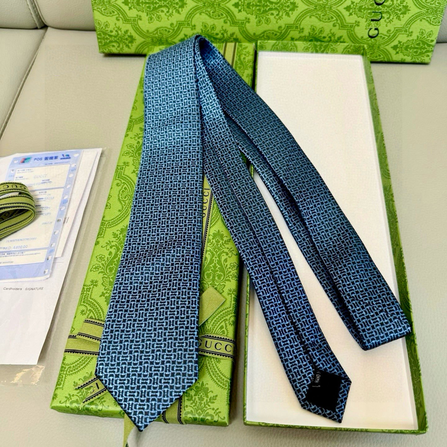 特价💰男士新款领带系列【镂空H字母领带】👔👔，稀有H家每年都有一千条不同印花的领带面世，从最初的多以几何