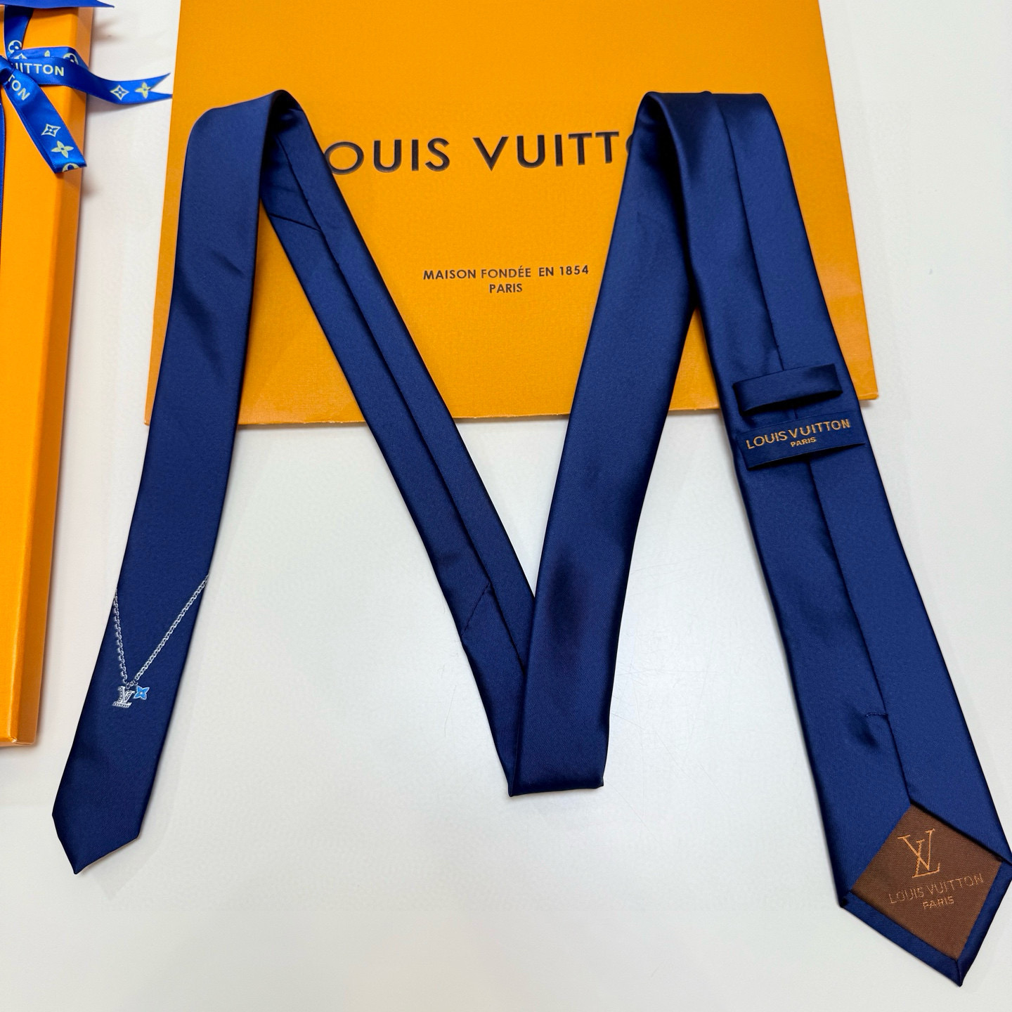 特价💰LV官方新款男士领带系列【Lv字母提花领带】👔👔，稀有😻😻展现精湛手工与时尚优雅的理想选择，这款领