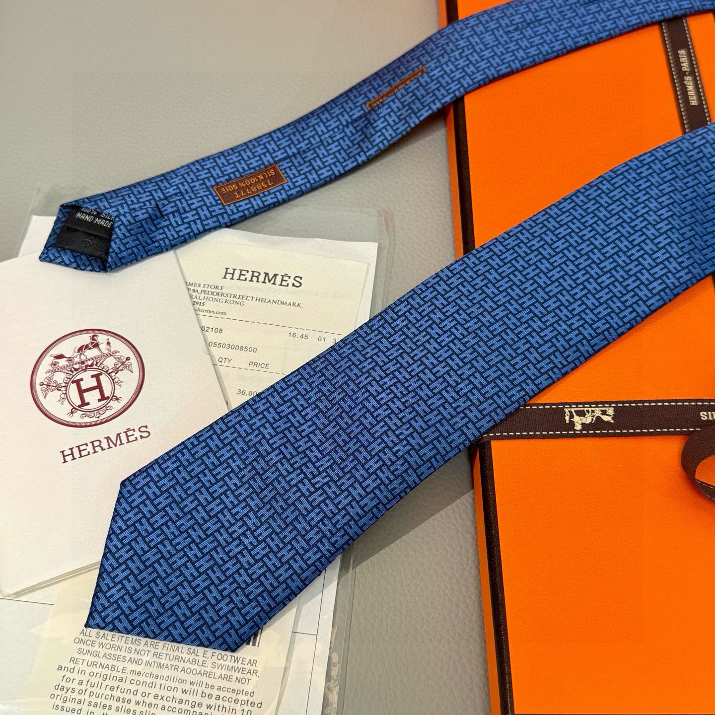 特价特价P男士新款领带系列【H环形图案领带】👔👔，稀有H家每年都有一千条不同印花的领带面世，从最初的多以