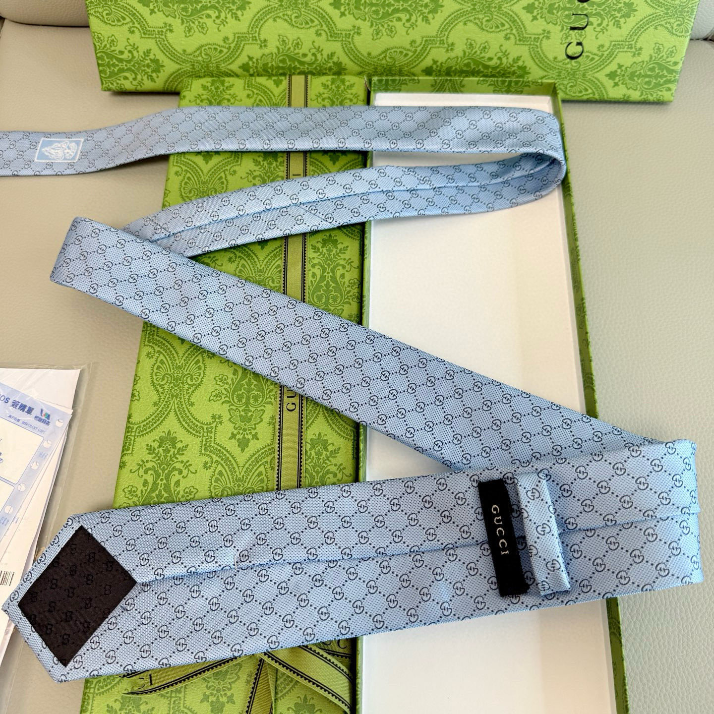 特价。古奇男士领带系列【双G老花真丝领带】👔👔，稀有采用经典小G LOGO提花展现精湛手工与时尚优雅的理