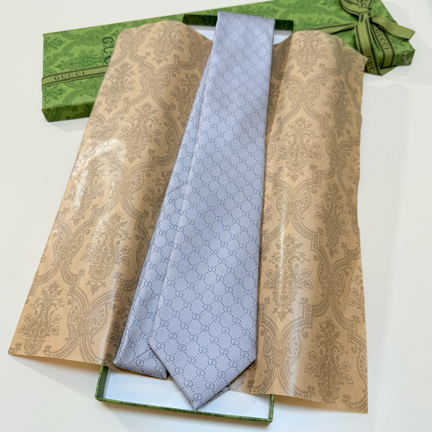 特价。古奇男士领带系列【双G老花真丝领带】👔👔，稀有采用经典小G LOGO提花展现精湛手工与时尚优雅的理