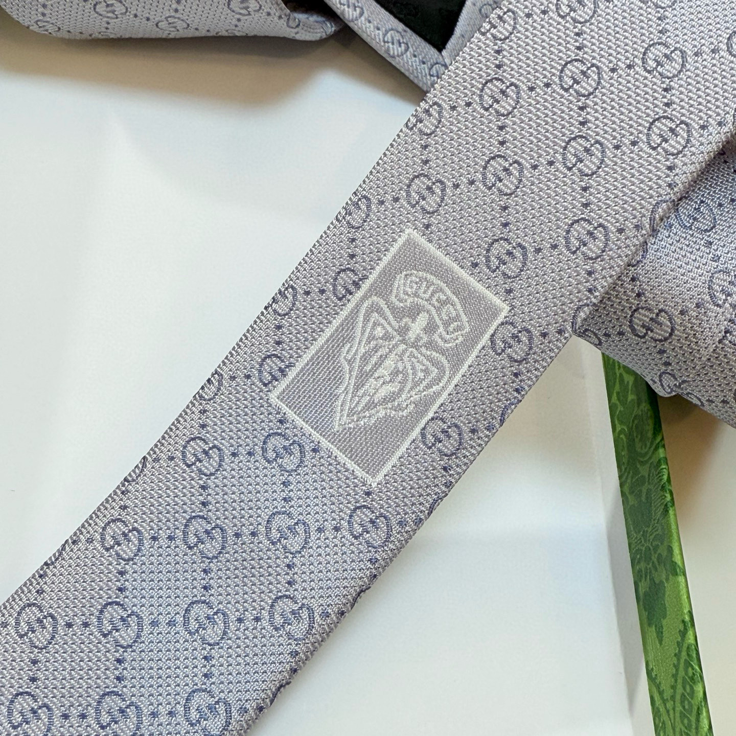 特价。古奇男士领带系列【双G老花真丝领带】👔👔，稀有采用经典小G LOGO提花展现精湛手工与时尚优雅的理