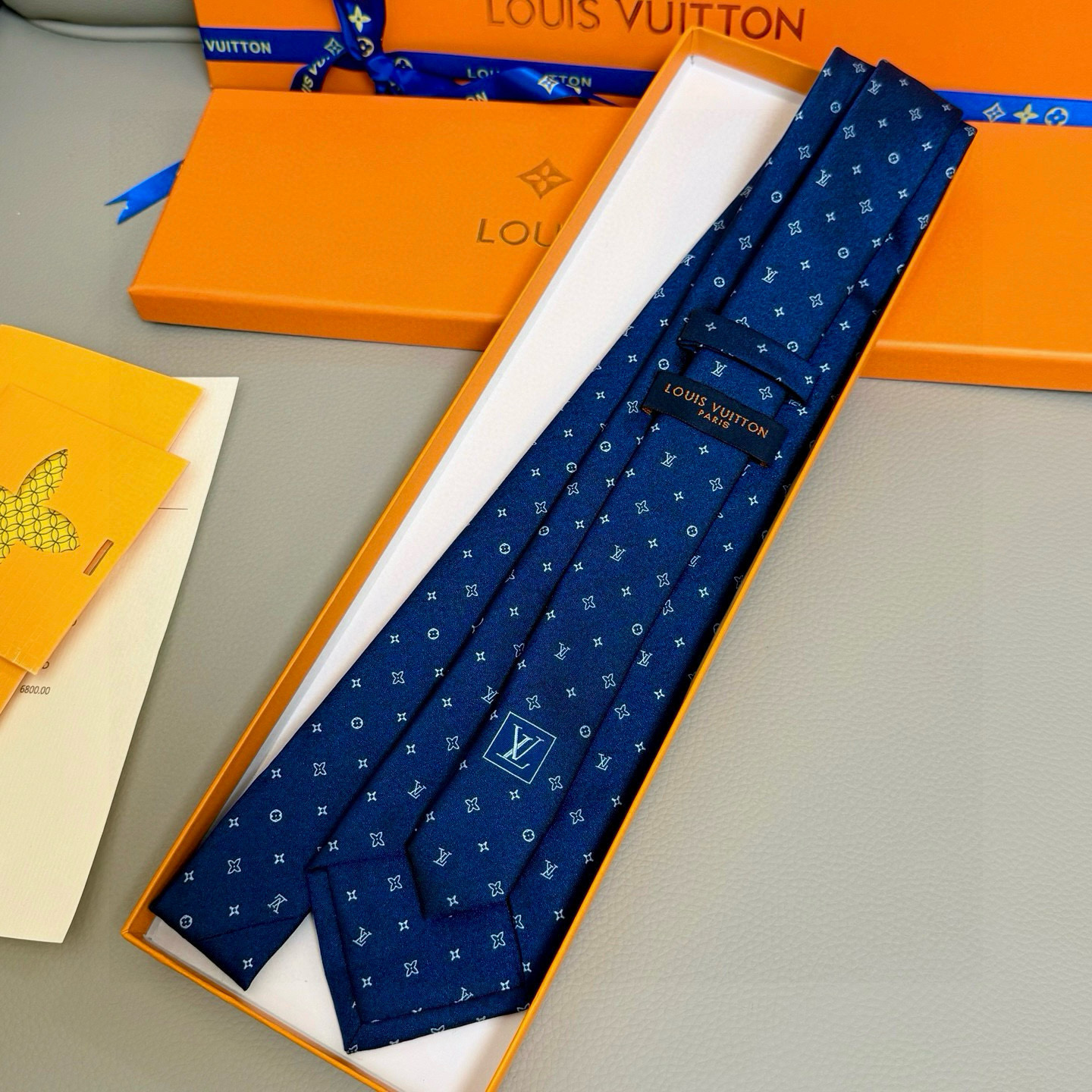 特价。LV领带 ，路易威登经典领带👔男士必备单品超时尚！高端品质 版型面料都达到品牌标准，，难得的好款，