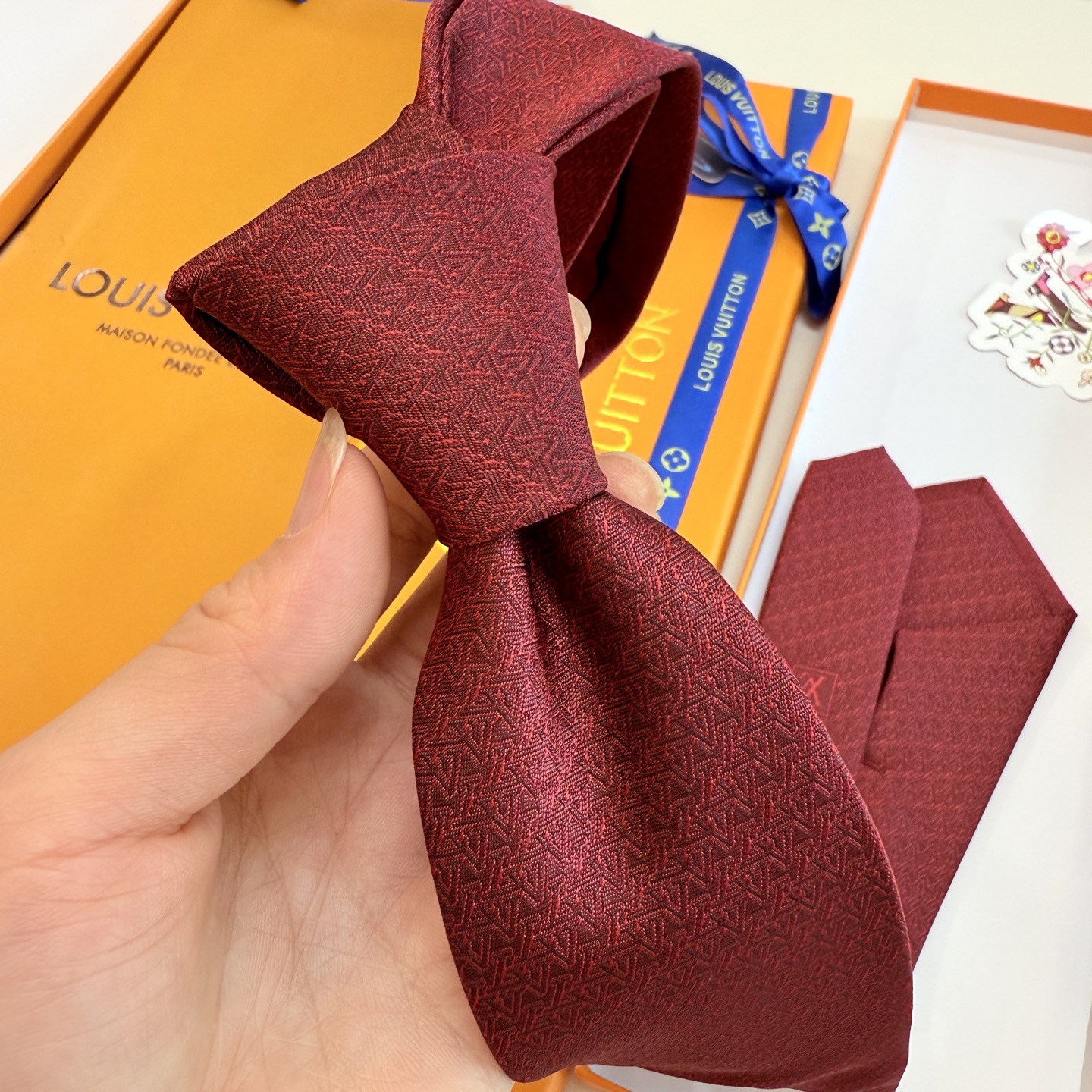。新款Lv领带，5色！LV男士领带系列👔👔，稀有😻😻展现精湛手工与时尚优雅的理想选择，此款真丝织就的Di