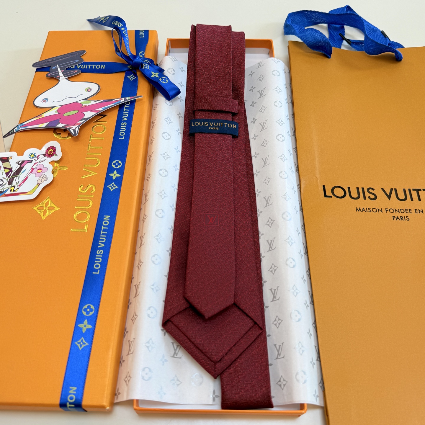 。新款Lv领带，5色！LV男士领带系列👔👔，稀有😻😻展现精湛手工与时尚优雅的理想选择，此款真丝织就的Di