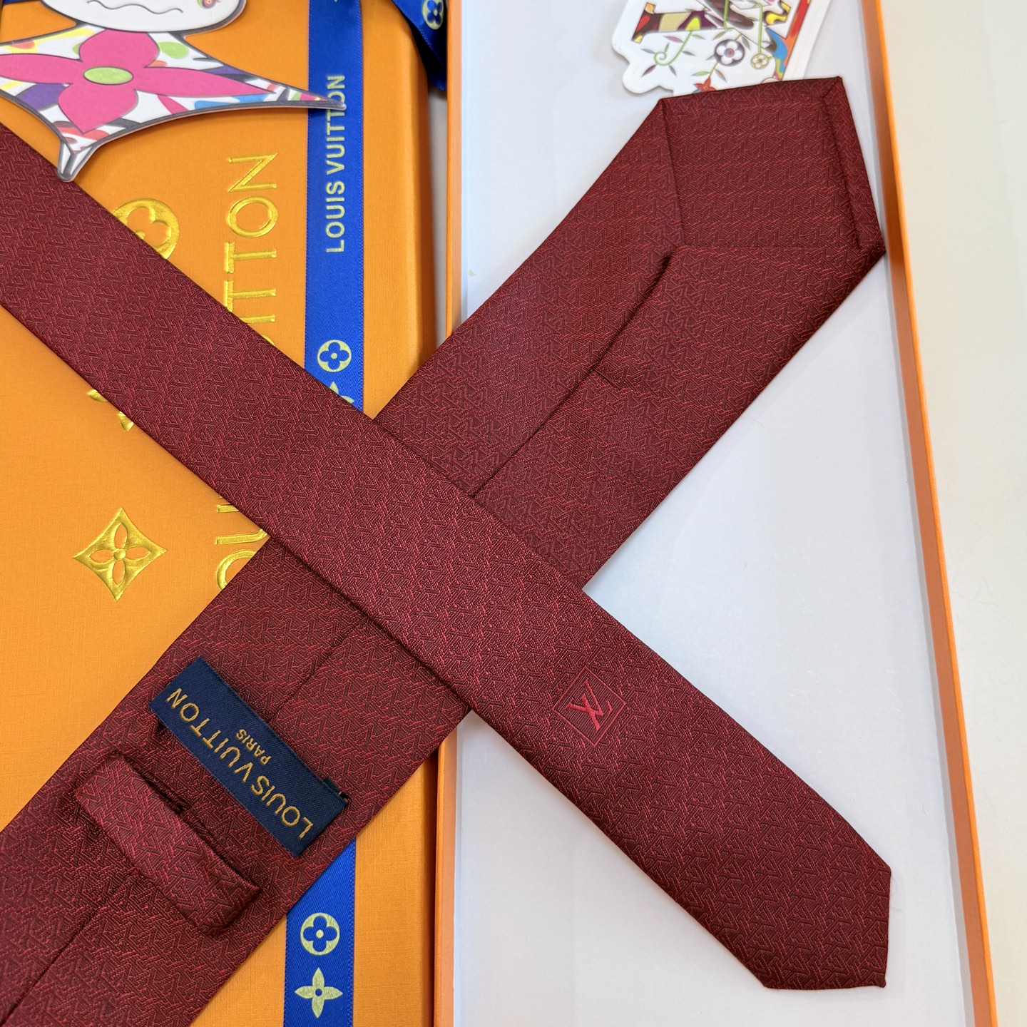 。新款Lv领带，5色！LV男士领带系列👔👔，稀有😻😻展现精湛手工与时尚优雅的理想选择，此款真丝织就的Di