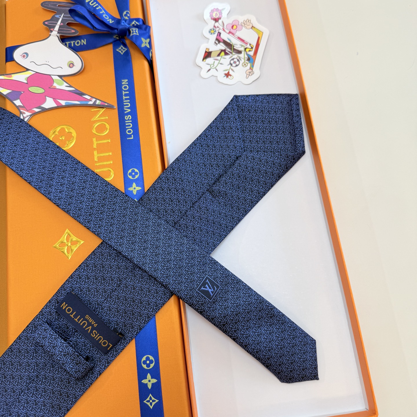 。新款Lv领带，5色！LV男士领带系列👔👔，稀有😻😻展现精湛手工与时尚优雅的理想选择，此款真丝织就的Di