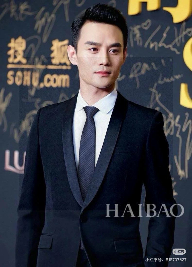 特价。男士新款领带系列【H圆点领带】👔👔，稀有😻😻H家每年都有一千条不同印花的领带面世，从最初的多以几何