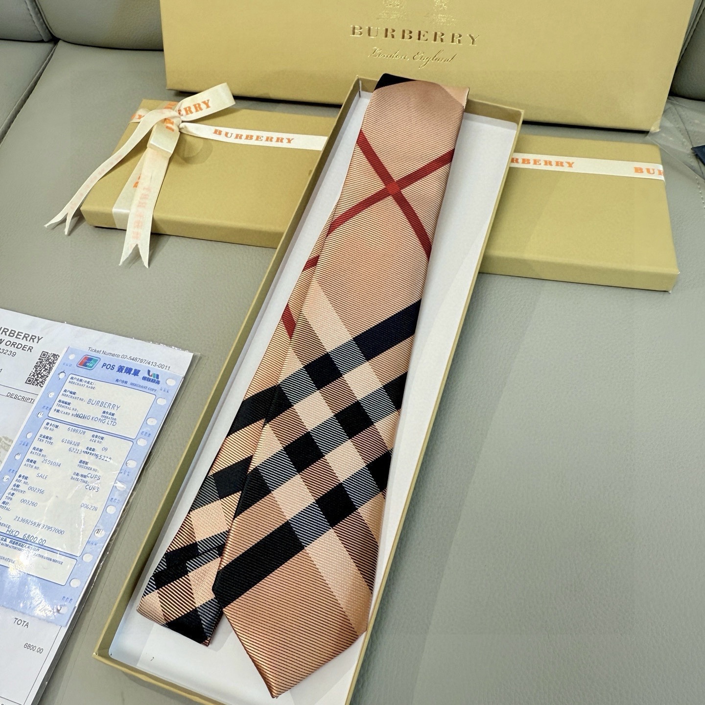 特价。巴宝莉专柜同步领带‼️巴宝莉稀有😻😻展现精湛手工与时尚优雅的理想选择，这款采用B家最具标志性的Vi