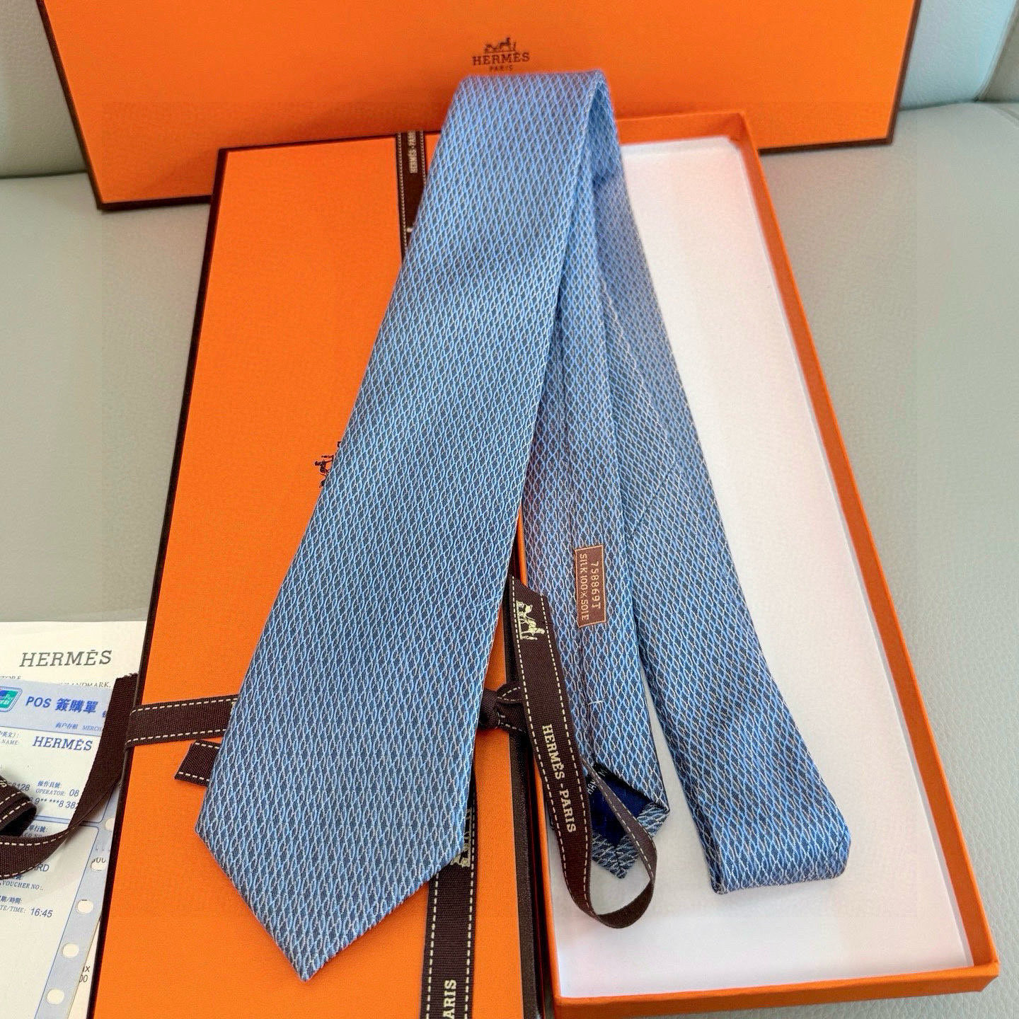 特价。👨‍✈男士新款领带系列【H网状印花领带】👔👔，稀有H家每年都有一千条不同印花的领带面世，从最初的多