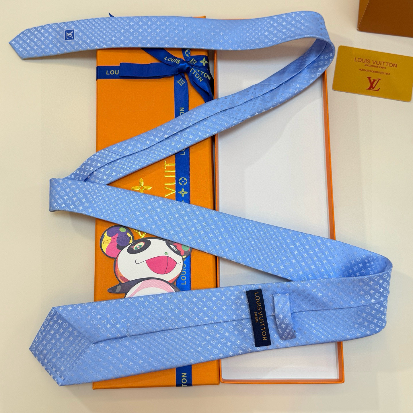 特价。LV官方新款男士领带系列【L老花字母提花领带】👔👔，稀有😻😻展现精湛手工与时尚优雅的理想选择，这款