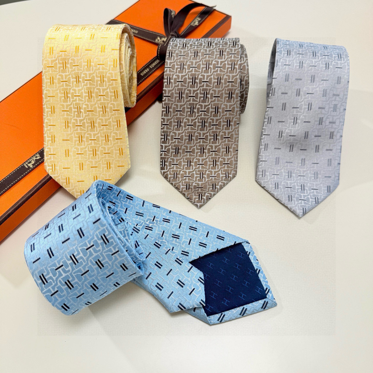 에르메스 넥타이 112550 Hermes Accessories
