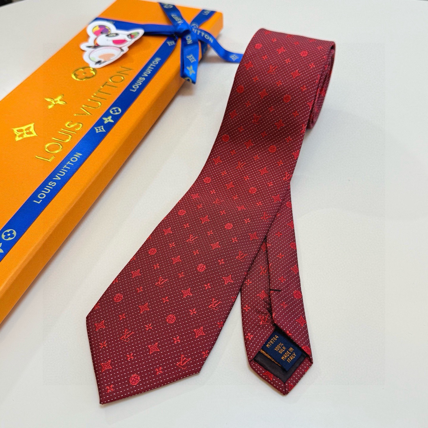 🌾LV男士领带系列【L老花字母提花领带】👔👔，稀有😻😻展现精湛手工与时尚优雅的理想选择，这款领带将标志性