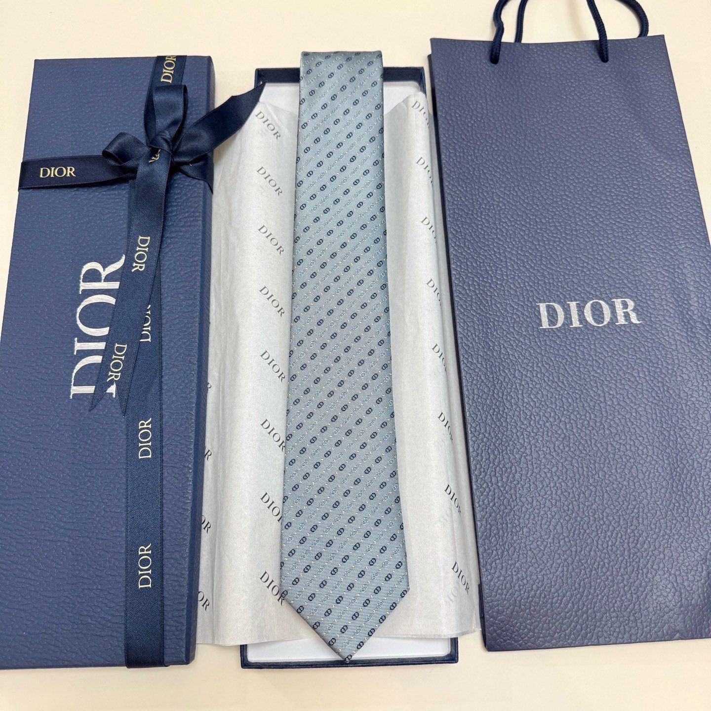 🌾迪奥官方新款领带，CD男士领带4色💖💖 👔👔Dior男士，稀有😻😻展现精湛手工与时尚优雅的理想选择，这