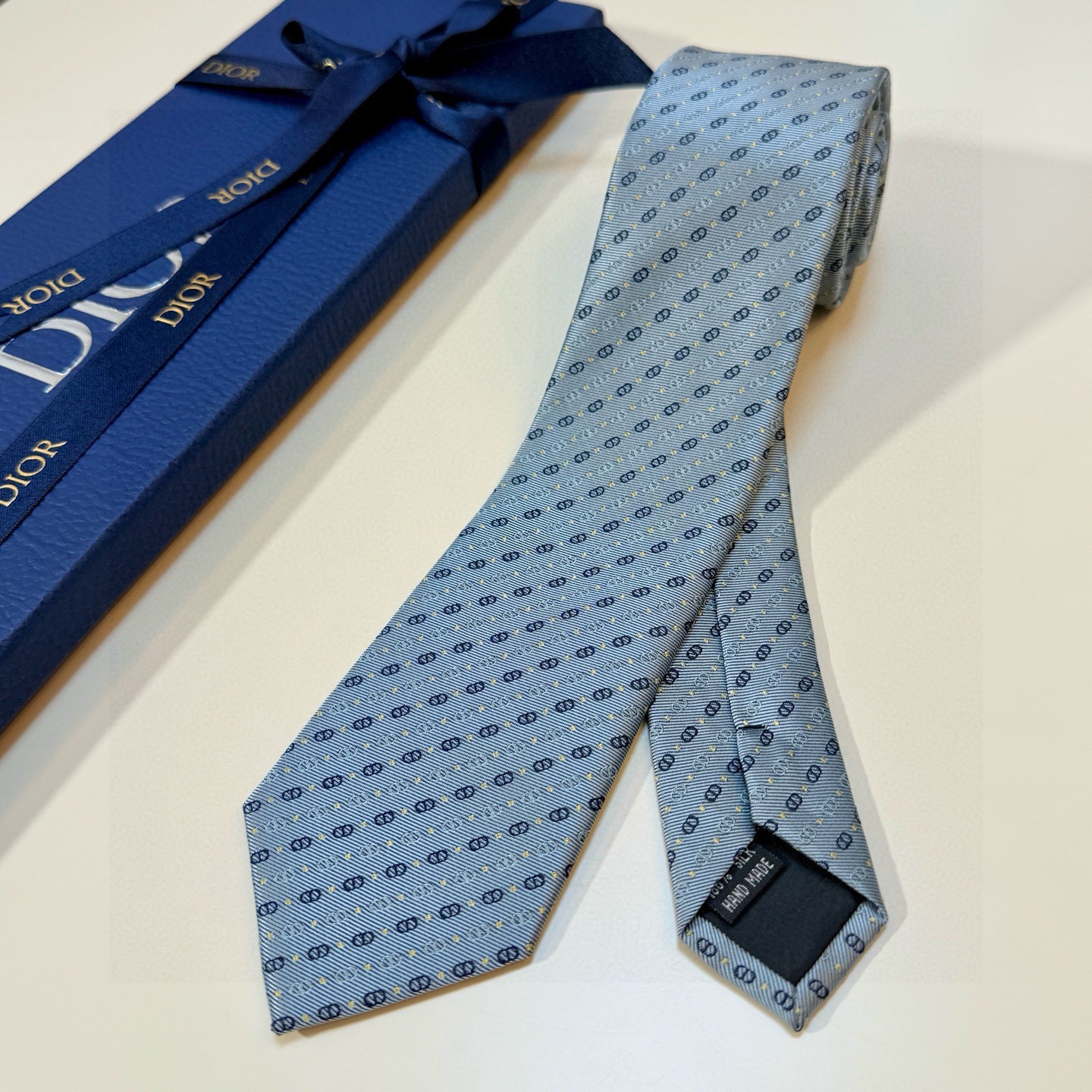 🌾迪奥官方新款领带，CD男士领带4色💖💖 👔👔Dior男士，稀有😻😻展现精湛手工与时尚优雅的理想选择，这