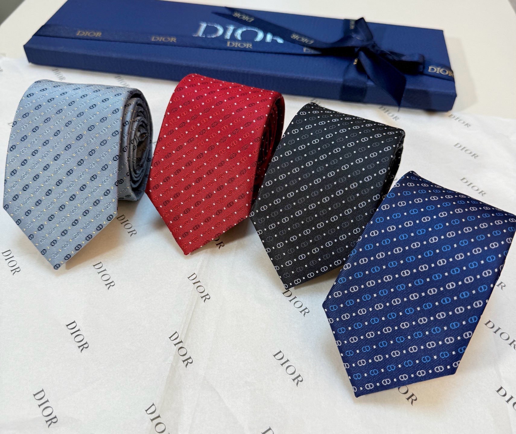 🌾迪奥官方新款领带，CD男士领带4色💖💖 👔👔Dior男士，稀有😻😻展现精湛手工与时尚优雅的理想选择，这