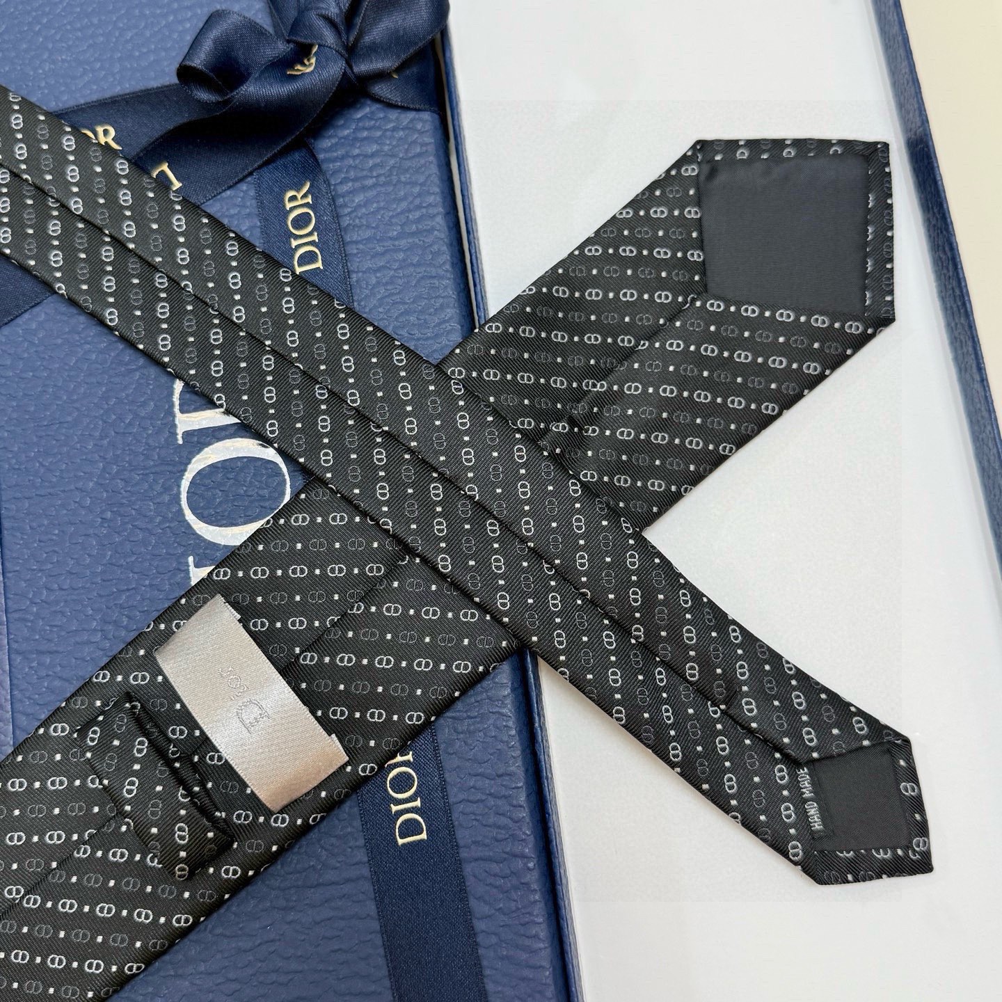 🌾迪奥官方新款领带，CD男士领带4色💖💖 👔👔Dior男士，稀有😻😻展现精湛手工与时尚优雅的理想选择，这