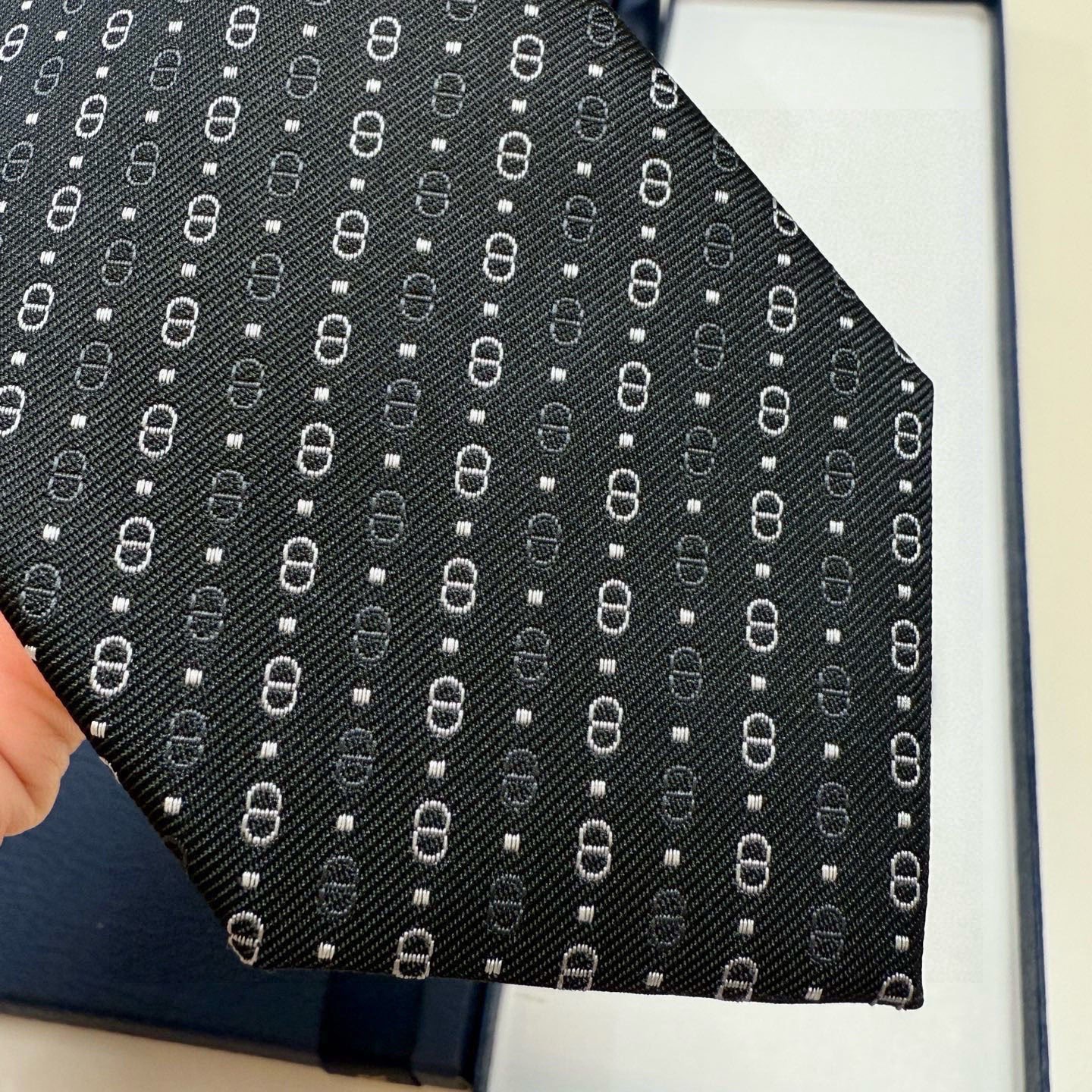 🌾迪奥官方新款领带，CD男士领带4色💖💖 👔👔Dior男士，稀有😻😻展现精湛手工与时尚优雅的理想选择，这