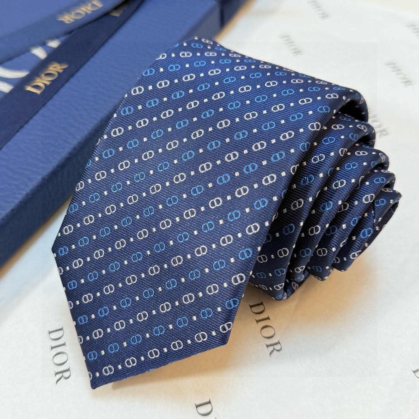 🌾迪奥官方新款领带，CD男士领带4色💖💖 👔👔Dior男士，稀有😻😻展现精湛手工与时尚优雅的理想选择，这