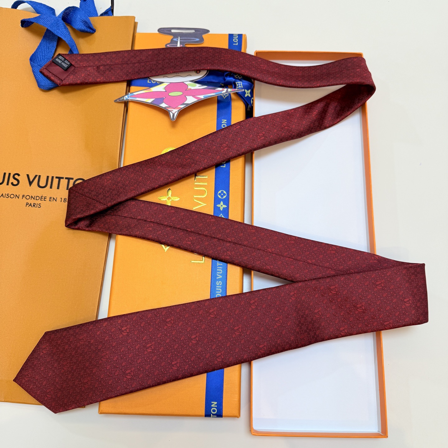 P🌾LV官方新款 男士领带系列MonogramFlower领带创意诠释品牌元素，为连绵图案穿插品牌学母，