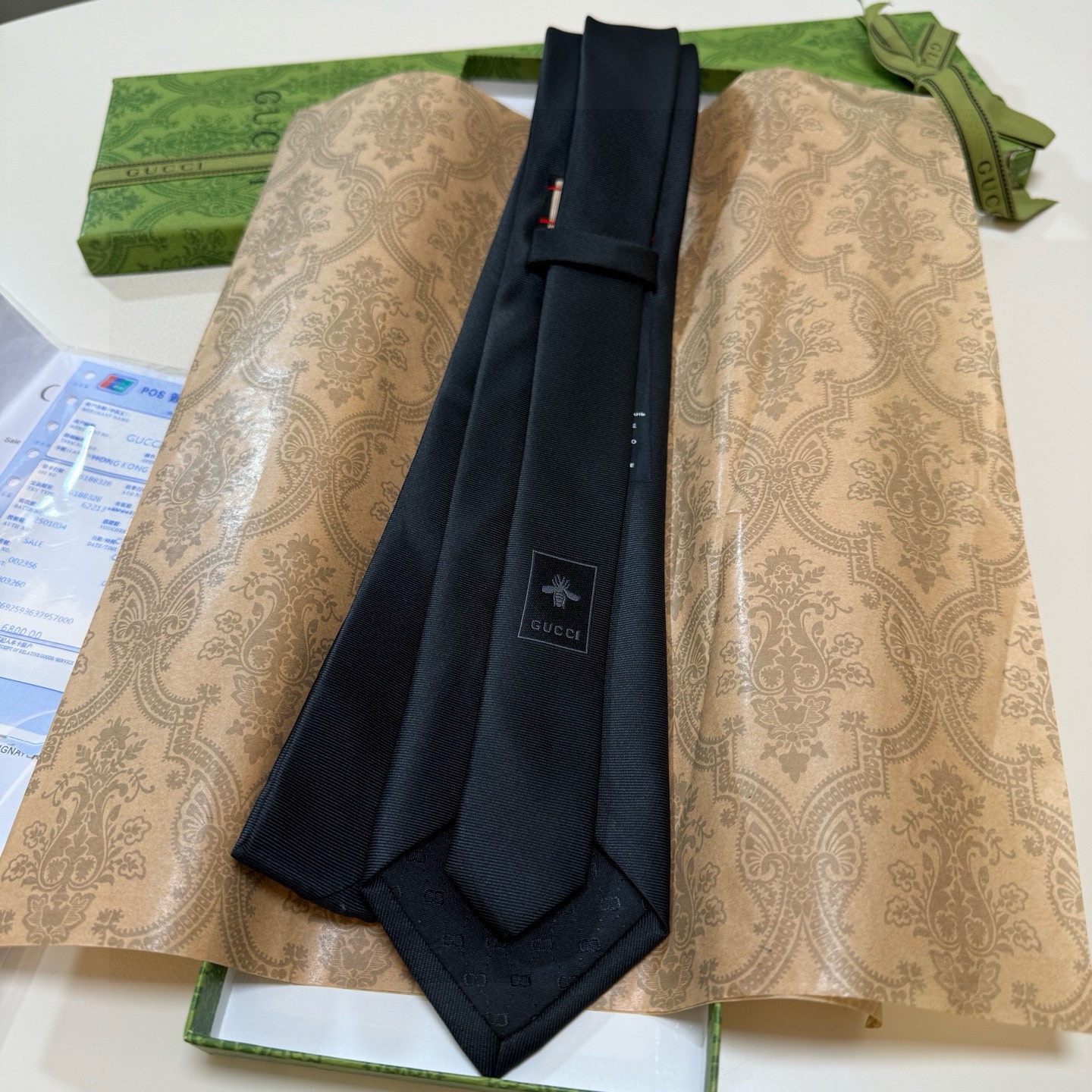 🌾古驰gucci小蜜蜂男士领带系列蜜蜂斜纹领带】👔👔，稀有🐝🐝展现精湛手工与时尚优雅的理想选择，这款领带