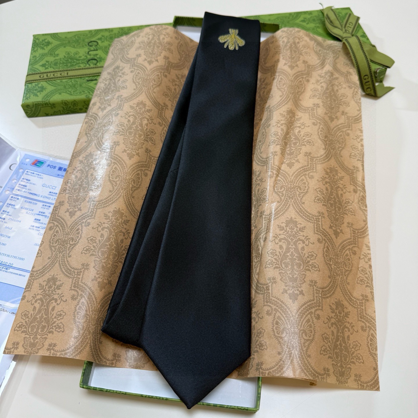 🌾古驰gucci小蜜蜂男士领带系列蜜蜂斜纹领带】👔👔，稀有🐝🐝展现精湛手工与时尚优雅的理想选择，这款领带