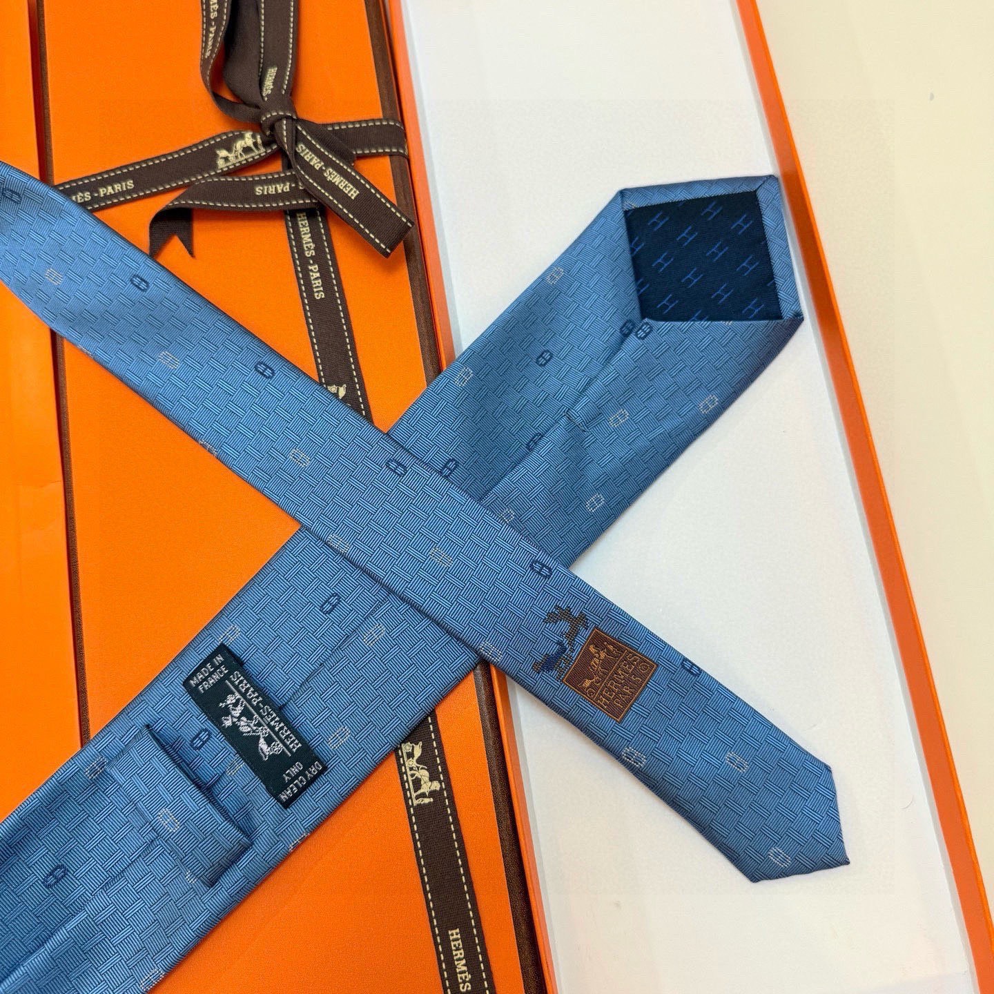 6色到货！🌾 爱马仕官方新款“冬日锚链”领带男士新款领带系列，稀有H家每年都有一千条不同印花的领带面世，