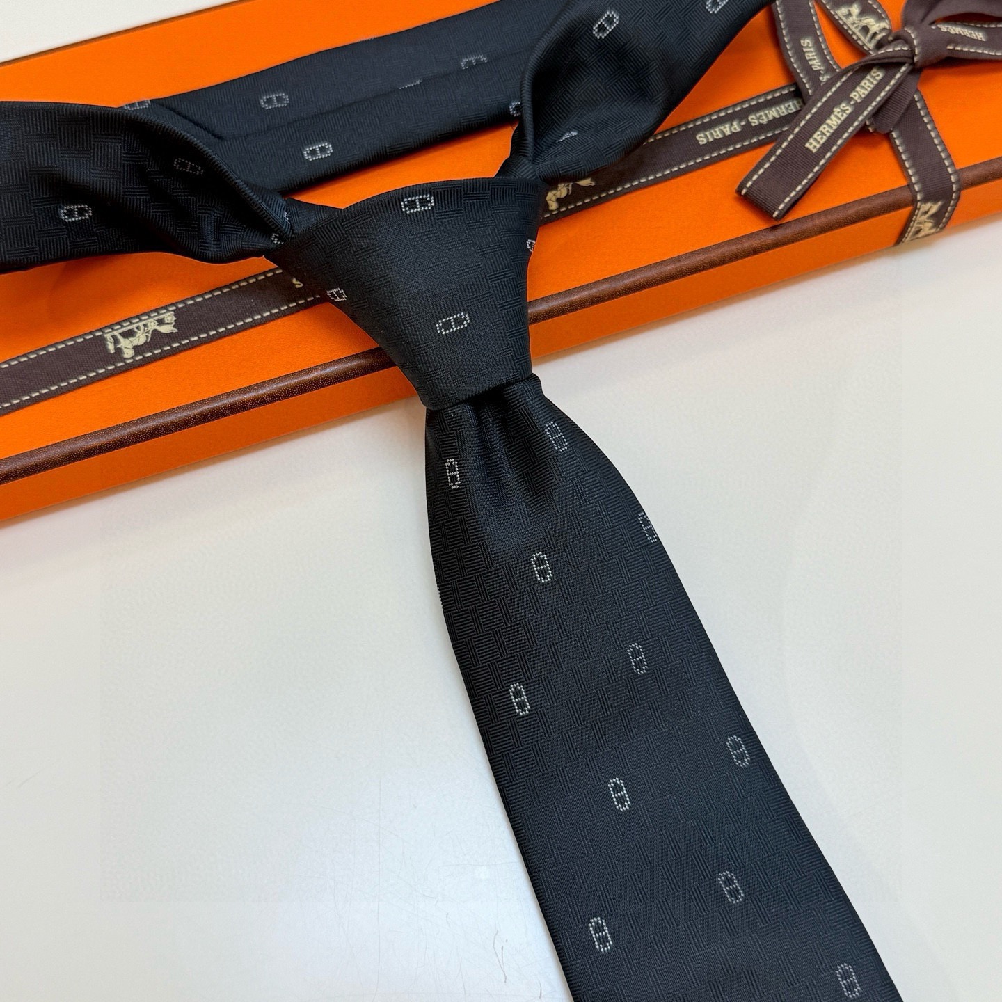 6色到货！🌾 爱马仕官方新款“冬日锚链”领带男士新款领带系列，稀有H家每年都有一千条不同印花的领带面世，