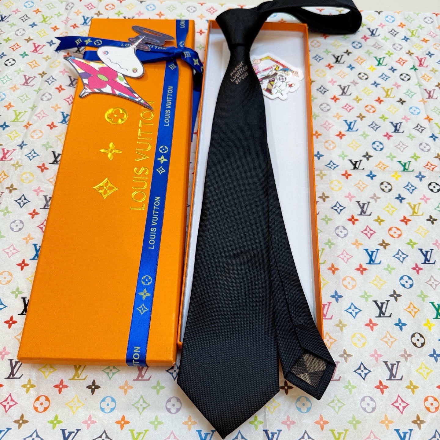 🌾新款Heritage领带 ，LV男士领带系列👔👔，6色，Heritage领带取材细腻桑蚕丝，以简约笔触