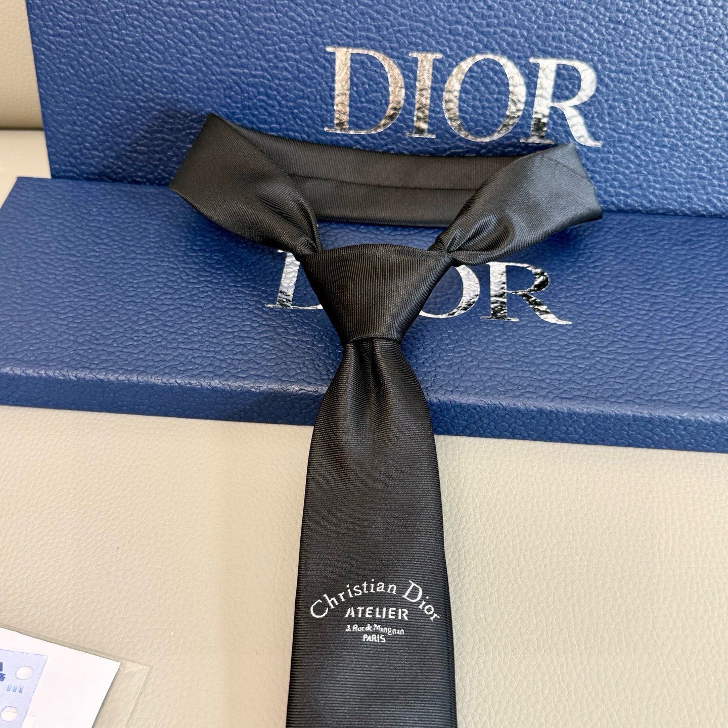 🌾爆款到👏👏新款迪奥领带 👔👔Dior男士稀有😻😻展现精湛手工与时尚优雅的理想选择，这款采用DO家最经典