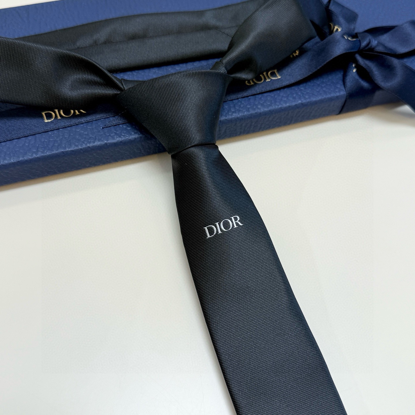 🌾爆款到👏👏新款迪奥领带 👔👔Dior男士稀有😻😻展现精湛手工与时尚优雅的理想选择，这款采用DO家最经典