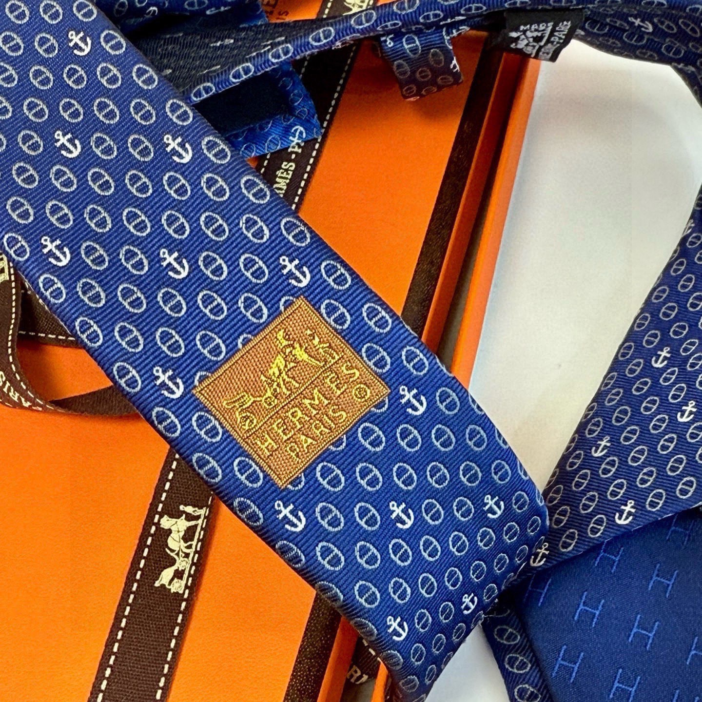 🌾官方同步新款！三色，爱马仕领带 船锚⚓️男士新款领带系列👔👔，稀有H家每年都有一千条不同印花的领带面世