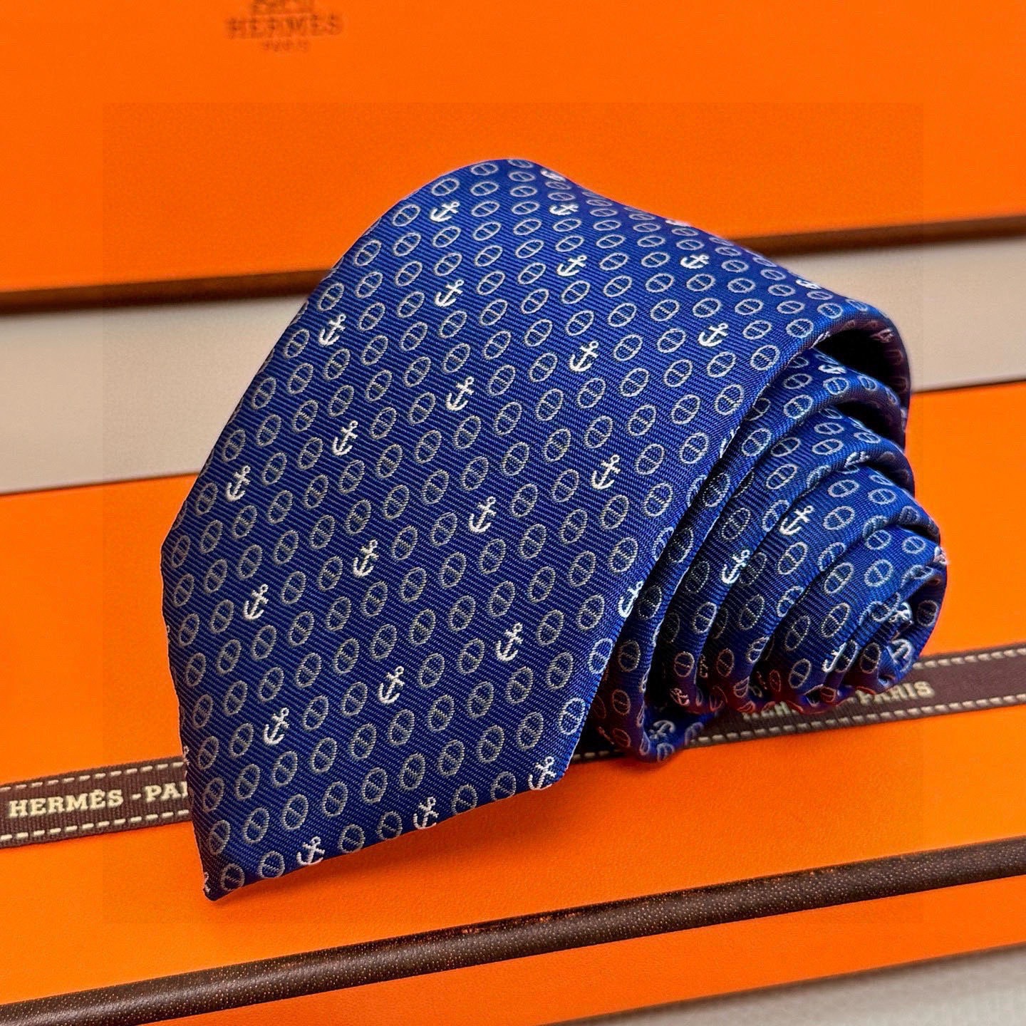 🌾官方同步新款！三色，爱马仕领带 船锚⚓️男士新款领带系列👔👔，稀有H家每年都有一千条不同印花的领带面世