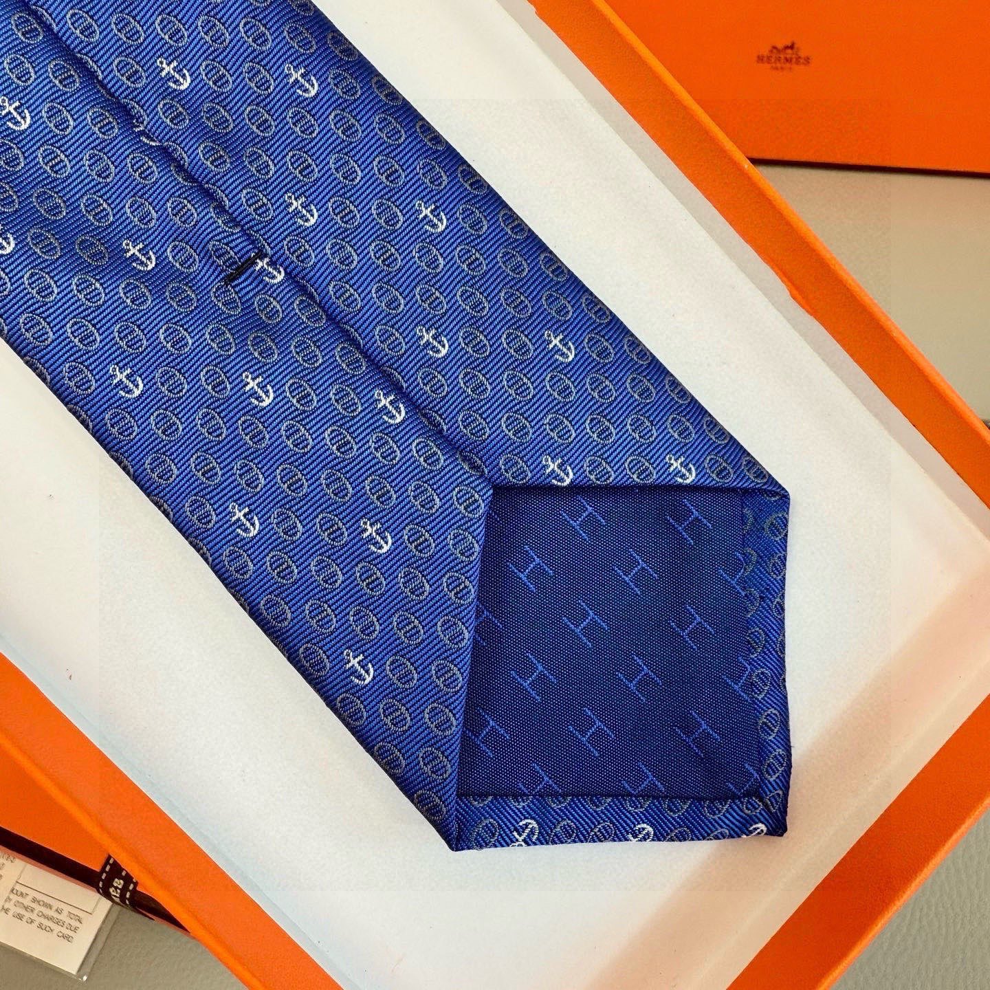 🌾官方同步新款！三色，爱马仕领带 船锚⚓️男士新款领带系列👔👔，稀有H家每年都有一千条不同印花的领带面世