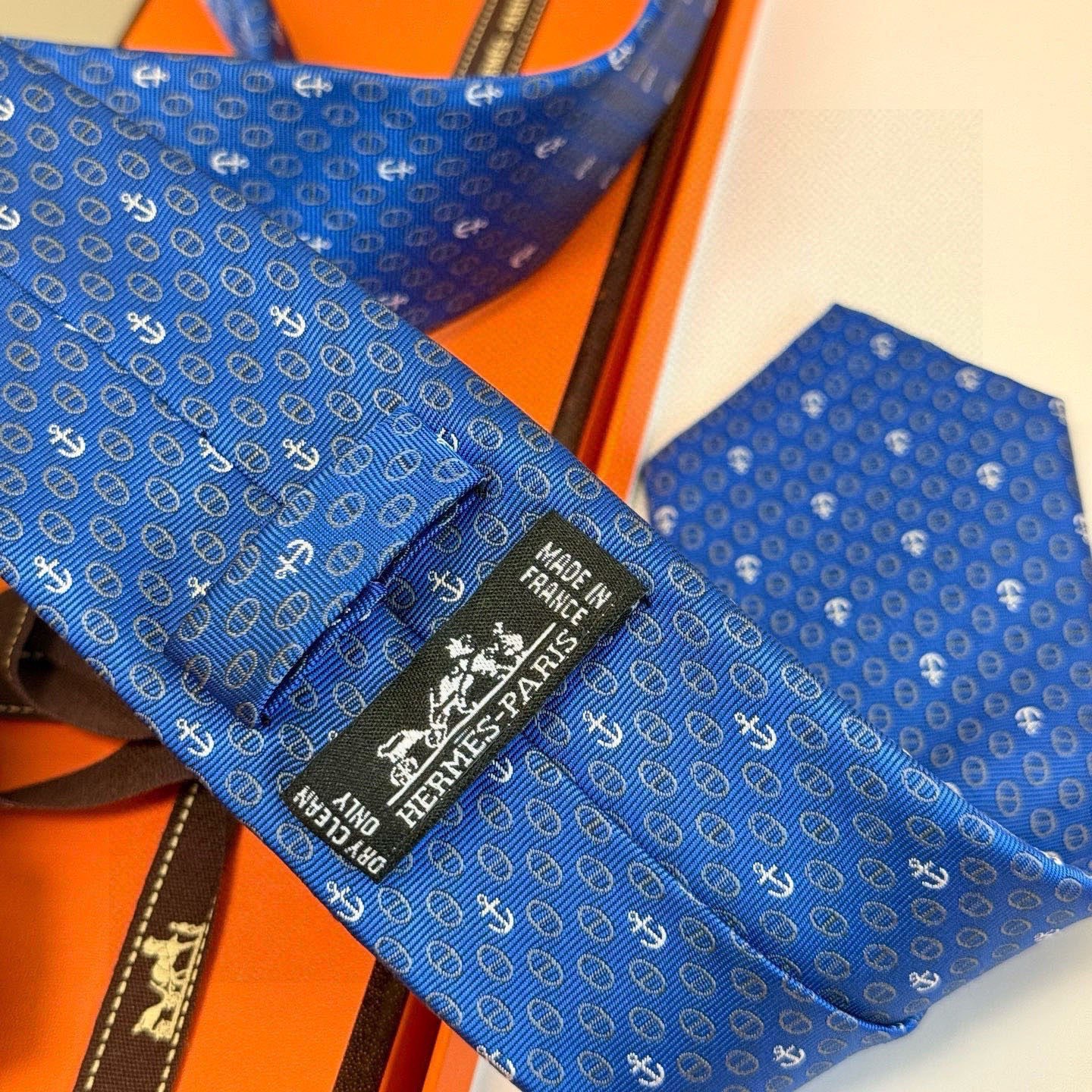 🌾官方同步新款！三色，爱马仕领带 船锚⚓️男士新款领带系列👔👔，稀有H家每年都有一千条不同印花的领带面世