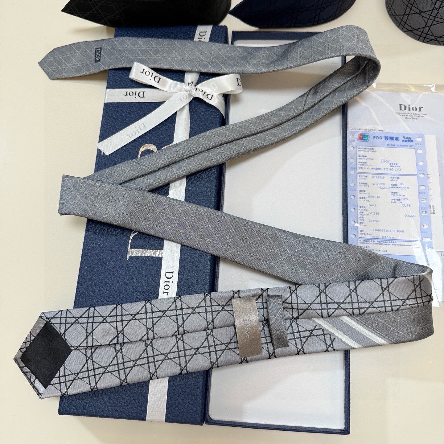 🌾爆款到👏👏Do家新款领带💖💖 👔👔Dior男士【D藤格纹图案领带】，稀有😻😻展现精湛手工与时尚优雅的理