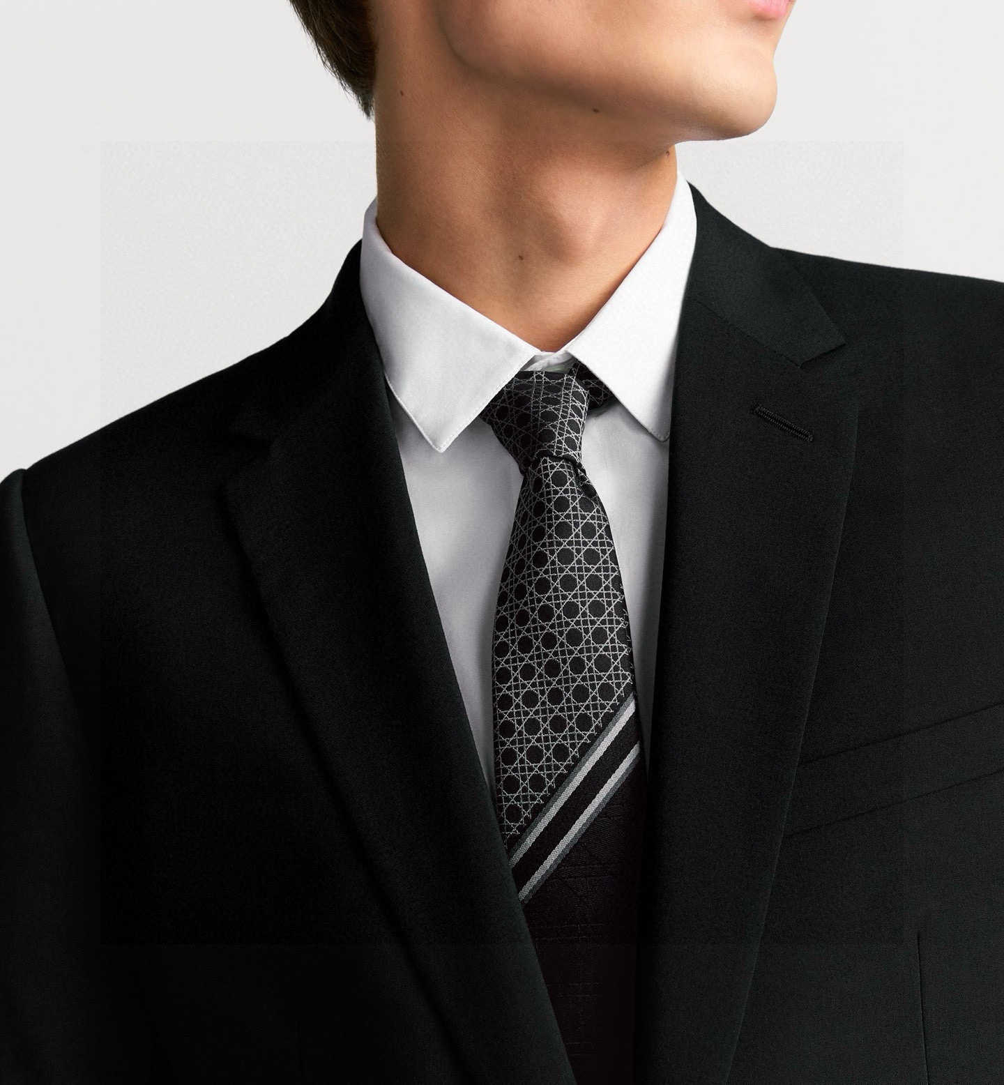 🌾爆款到👏👏Do家新款领带💖💖 👔👔Dior男士【D藤格纹图案领带】，稀有😻😻展现精湛手工与时尚优雅的理