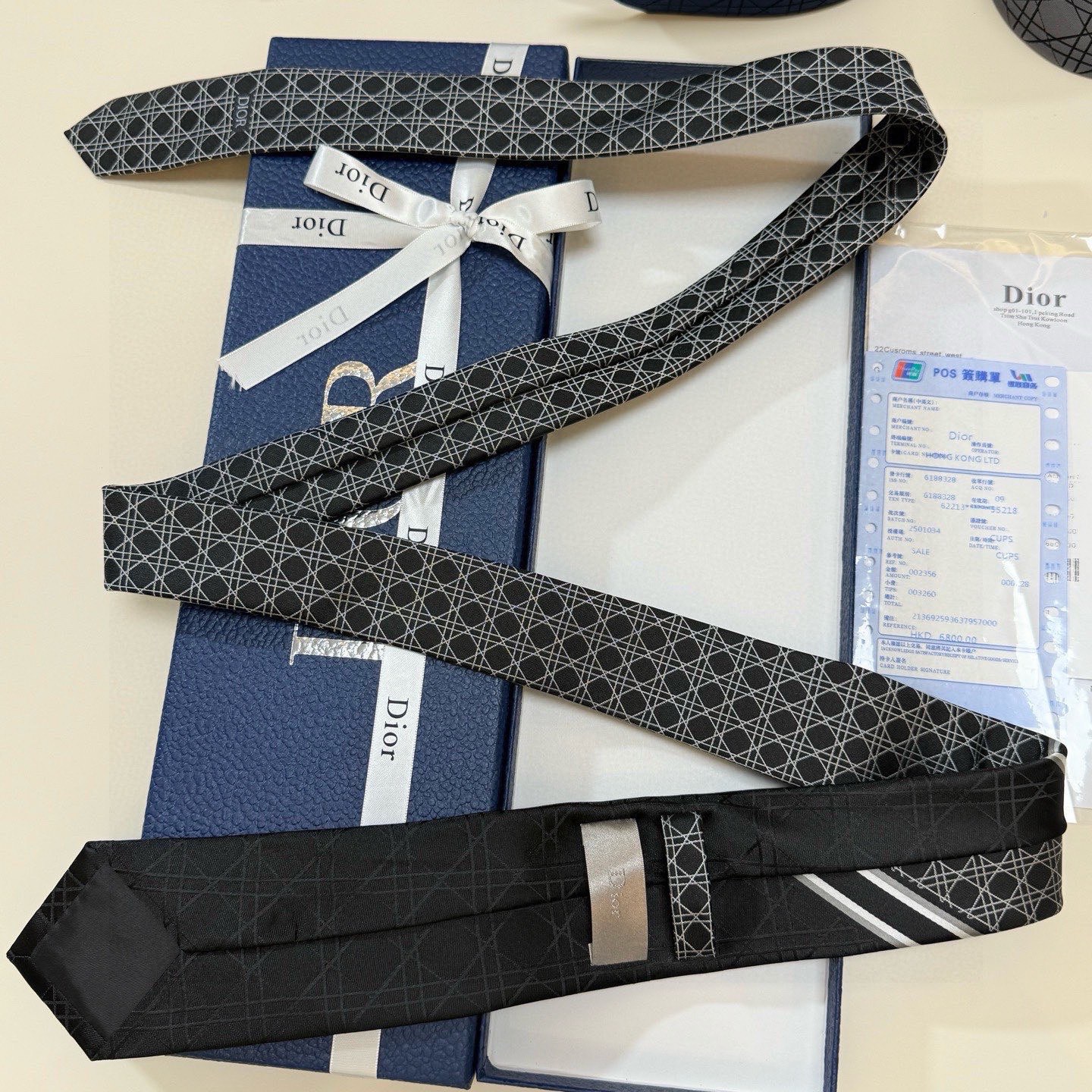 🌾爆款到👏👏Do家新款领带💖💖 👔👔Dior男士【D藤格纹图案领带】，稀有😻😻展现精湛手工与时尚优雅的理